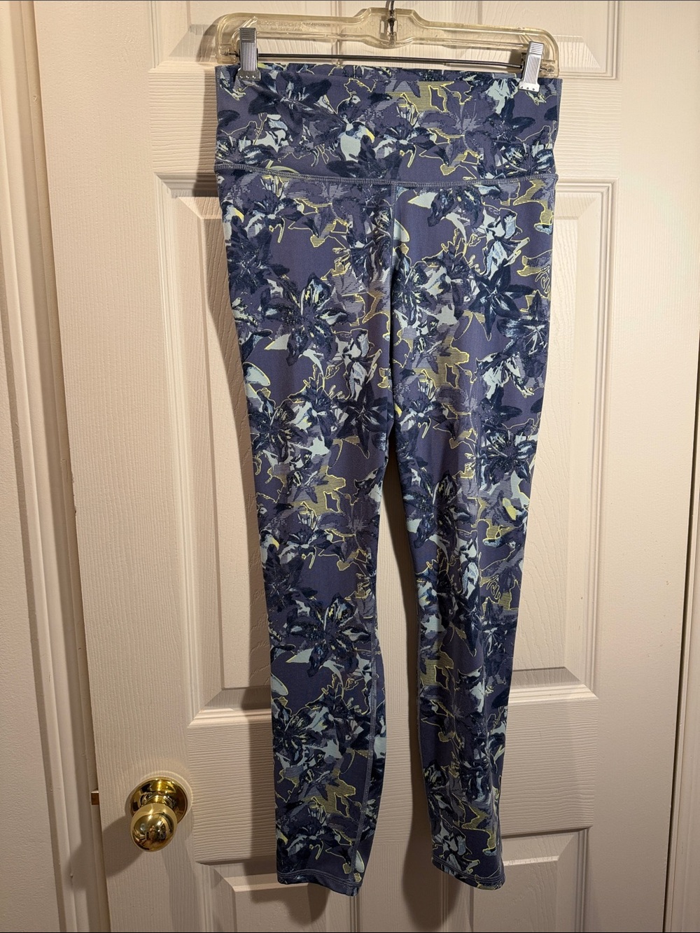 92 - Fabletics Blue Floral High-Waist Leggings